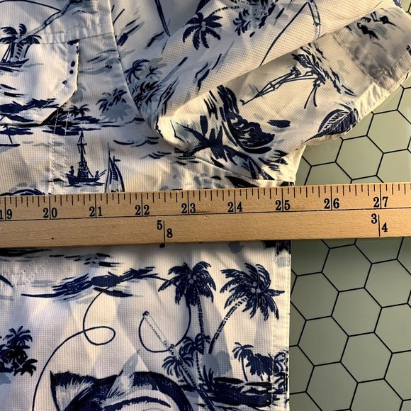 Chaps Shirt Mens XL White Blue Fish Print UPF50+ Hawaiian Fishing Button Down - Picture 5 of 11